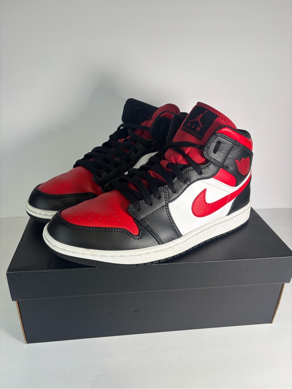 Nike Air Jordan 1 Mid Black Fire Red White Men’s Size 10.5 w/ Box